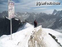 [P21] Alpinisti care pleaca de la Aiguille du Midi » foto by Mika
 - 
<span class="allrVoted glyphicon glyphicon-heart hidden" id="av290416"></span>
<a class="m-l-10 hidden" id="sv290416" onclick="voting_Foto_DelVot(,290416,1573)" role="button">șterge vot <span class="glyphicon glyphicon-remove"></span></a>
<a id="v9290416" class=" c-red"  onclick="voting_Foto_SetVot(290416)" role="button"><span class="glyphicon glyphicon-heart-empty"></span> <b>LIKE</b> = Votează poza</a> <img class="hidden"  id="f290416W9" src="/imagini/loader.gif" border="0" /><span class="AjErrMes hidden" id="e290416ErM"></span>