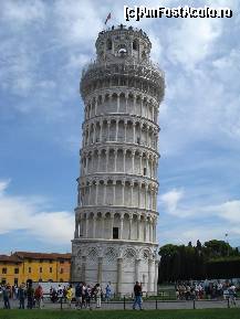 [P03] Pisa - Torre Pendente sau Turnul Garisenda - la etajul 4 se poate iesi afara » foto by Diaura*
 - 
<span class="allrVoted glyphicon glyphicon-heart hidden" id="av138357"></span>
<a class="m-l-10 hidden" id="sv138357" onclick="voting_Foto_DelVot(,138357,1574)" role="button">șterge vot <span class="glyphicon glyphicon-remove"></span></a>
<a id="v9138357" class=" c-red"  onclick="voting_Foto_SetVot(138357)" role="button"><span class="glyphicon glyphicon-heart-empty"></span> <b>LIKE</b> = Votează poza</a> <img class="hidden"  id="f138357W9" src="/imagini/loader.gif" border="0" /><span class="AjErrMes hidden" id="e138357ErM"></span>