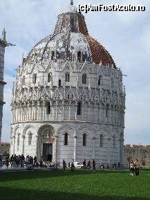 [P05] Pisa - Campo dei Miracoli - Baptisteriul- la  curatarea cupolei se lucreaza » foto by Diaura*
 - 
<span class="allrVoted glyphicon glyphicon-heart hidden" id="av142298"></span>
<a class="m-l-10 hidden" id="sv142298" onclick="voting_Foto_DelVot(,142298,1574)" role="button">șterge vot <span class="glyphicon glyphicon-remove"></span></a>
<a id="v9142298" class=" c-red"  onclick="voting_Foto_SetVot(142298)" role="button"><span class="glyphicon glyphicon-heart-empty"></span> <b>LIKE</b> = Votează poza</a> <img class="hidden"  id="f142298W9" src="/imagini/loader.gif" border="0" /><span class="AjErrMes hidden" id="e142298ErM"></span>