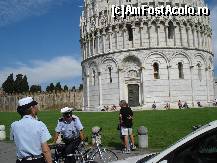 [P09] Pisa-Campo dei Miracoli-Baptisteriul - politistii patruleaza pe biciclete » foto by Diaura*
 - 
<span class="allrVoted glyphicon glyphicon-heart hidden" id="av142302"></span>
<a class="m-l-10 hidden" id="sv142302" onclick="voting_Foto_DelVot(,142302,1574)" role="button">șterge vot <span class="glyphicon glyphicon-remove"></span></a>
<a id="v9142302" class=" c-red"  onclick="voting_Foto_SetVot(142302)" role="button"><span class="glyphicon glyphicon-heart-empty"></span> <b>LIKE</b> = Votează poza</a> <img class="hidden"  id="f142302W9" src="/imagini/loader.gif" border="0" /><span class="AjErrMes hidden" id="e142302ErM"></span>