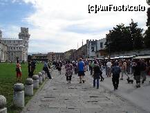 [P06] Pisa-Campo dei Miracoli sau Piazza del Domo, in dreapta tarabe cu suveniruri » foto by Diaura*
 - 
<span class="allrVoted glyphicon glyphicon-heart hidden" id="av155724"></span>
<a class="m-l-10 hidden" id="sv155724" onclick="voting_Foto_DelVot(,155724,1574)" role="button">șterge vot <span class="glyphicon glyphicon-remove"></span></a>
<a id="v9155724" class=" c-red"  onclick="voting_Foto_SetVot(155724)" role="button"><span class="glyphicon glyphicon-heart-empty"></span> <b>LIKE</b> = Votează poza</a> <img class="hidden"  id="f155724W9" src="/imagini/loader.gif" border="0" /><span class="AjErrMes hidden" id="e155724ErM"></span>