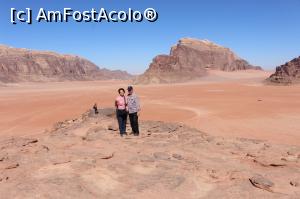 [P16] Wadi Rum, Sus pe stânca de lângă duna roșie pe care ne-am urcat, ce fundal!!  » foto by mprofeanu
 - 
<span class="allrVoted glyphicon glyphicon-heart hidden" id="av920347"></span>
<a class="m-l-10 hidden" id="sv920347" onclick="voting_Foto_DelVot(,920347,1591)" role="button">șterge vot <span class="glyphicon glyphicon-remove"></span></a>
<a id="v9920347" class=" c-red"  onclick="voting_Foto_SetVot(920347)" role="button"><span class="glyphicon glyphicon-heart-empty"></span> <b>LIKE</b> = Votează poza</a> <img class="hidden"  id="f920347W9" src="/imagini/loader.gif" border="0" /><span class="AjErrMes hidden" id="e920347ErM"></span>