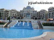 [P13] Hotelul Marina Royal Pallace vazut dinspre piscina. » foto by Floria
 - 
<span class="allrVoted glyphicon glyphicon-heart hidden" id="av300923"></span>
<a class="m-l-10 hidden" id="sv300923" onclick="voting_Foto_DelVot(,300923,1618)" role="button">șterge vot <span class="glyphicon glyphicon-remove"></span></a>
<a id="v9300923" class=" c-red"  onclick="voting_Foto_SetVot(300923)" role="button"><span class="glyphicon glyphicon-heart-empty"></span> <b>LIKE</b> = Votează poza</a> <img class="hidden"  id="f300923W9" src="/imagini/loader.gif" border="0" /><span class="AjErrMes hidden" id="e300923ErM"></span>