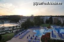 [P13] Vedere din camera 8415 (camera cu vedere 'la parc'). 
In fata este hotelul Marina Beach 4* iar in stanga piscina lui cea mare » foto by Catzus
 - 
<span class="allrVoted glyphicon glyphicon-heart hidden" id="av349688"></span>
<a class="m-l-10 hidden" id="sv349688" onclick="voting_Foto_DelVot(,349688,1618)" role="button">șterge vot <span class="glyphicon glyphicon-remove"></span></a>
<a id="v9349688" class=" c-red"  onclick="voting_Foto_SetVot(349688)" role="button"><span class="glyphicon glyphicon-heart-empty"></span> <b>LIKE</b> = Votează poza</a> <img class="hidden"  id="f349688W9" src="/imagini/loader.gif" border="0" /><span class="AjErrMes hidden" id="e349688ErM"></span>