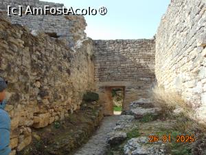 [P39] Lacoste, zona în ruine a castelului » foto by Yolanda
 - 
<span class="allrVoted glyphicon glyphicon-heart hidden" id="av1469960"></span>
<a class="m-l-10 hidden" id="sv1469960" onclick="voting_Foto_DelVot(,1469960,1628)" role="button">șterge vot <span class="glyphicon glyphicon-remove"></span></a>
<a id="v91469960" class=" c-red"  onclick="voting_Foto_SetVot(1469960)" role="button"><span class="glyphicon glyphicon-heart-empty"></span> <b>LIKE</b> = Votează poza</a> <img class="hidden"  id="f1469960W9" src="/imagini/loader.gif" border="0" /><span class="AjErrMes hidden" id="e1469960ErM"></span>