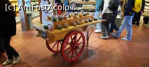 [P21] Zaanse Schans, Ferma de brânzeturi „Catharina”, Interior, Expoziție cu vânzare de brânzeturi » foto by mprofeanu
 - 
<span class="allrVoted glyphicon glyphicon-heart hidden" id="av1515074"></span>
<a class="m-l-10 hidden" id="sv1515074" onclick="voting_Foto_DelVot(,1515074,1639)" role="button">șterge vot <span class="glyphicon glyphicon-remove"></span></a>
<a id="v91515074" class=" c-red"  onclick="voting_Foto_SetVot(1515074)" role="button"><span class="glyphicon glyphicon-heart-empty"></span> <b>LIKE</b> = Votează poza</a> <img class="hidden"  id="f1515074W9" src="/imagini/loader.gif" border="0" /><span class="AjErrMes hidden" id="e1515074ErM"></span>