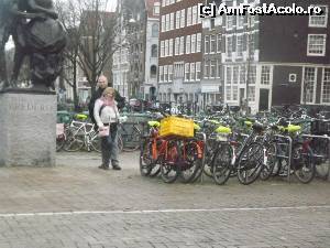 [P07] pe străzile din Amsterdam printre biciclete » foto by robert
 - 
<span class="allrVoted glyphicon glyphicon-heart hidden" id="av610636"></span>
<a class="m-l-10 hidden" id="sv610636" onclick="voting_Foto_DelVot(,610636,1639)" role="button">șterge vot <span class="glyphicon glyphicon-remove"></span></a>
<a id="v9610636" class=" c-red"  onclick="voting_Foto_SetVot(610636)" role="button"><span class="glyphicon glyphicon-heart-empty"></span> <b>LIKE</b> = Votează poza</a> <img class="hidden"  id="f610636W9" src="/imagini/loader.gif" border="0" /><span class="AjErrMes hidden" id="e610636ErM"></span>