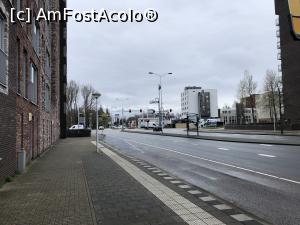 [P01] Zaandam - o suburbie a Amsterdam-ului. După semafor era stația pentru autobuzul 391 care venea de la Gara Centrală din Amsterdam și mergea până la satul cu mori.  » foto by Aurici
 - 
<span class="allrVoted glyphicon glyphicon-heart hidden" id="av1074123"></span>
<a class="m-l-10 hidden" id="sv1074123" onclick="voting_Foto_DelVot(,1074123,1639)" role="button">șterge vot <span class="glyphicon glyphicon-remove"></span></a>
<a id="v91074123" class=" c-red"  onclick="voting_Foto_SetVot(1074123)" role="button"><span class="glyphicon glyphicon-heart-empty"></span> <b>LIKE</b> = Votează poza</a> <img class="hidden"  id="f1074123W9" src="/imagini/loader.gif" border="0" /><span class="AjErrMes hidden" id="e1074123ErM"></span>