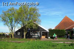 [P22] Tot magazinul doamnei Catharina Hoeve » foto by Radu Tudoran
 - 
<span class="allrVoted glyphicon glyphicon-heart hidden" id="av744881"></span>
<a class="m-l-10 hidden" id="sv744881" onclick="voting_Foto_DelVot(,744881,1639)" role="button">șterge vot <span class="glyphicon glyphicon-remove"></span></a>
<a id="v9744881" class=" c-red"  onclick="voting_Foto_SetVot(744881)" role="button"><span class="glyphicon glyphicon-heart-empty"></span> <b>LIKE</b> = Votează poza</a> <img class="hidden"  id="f744881W9" src="/imagini/loader.gif" border="0" /><span class="AjErrMes hidden" id="e744881ErM"></span>