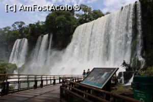 [P24] Puerto de Iguazu, Parque Nacional Iguazu, Cataratas, Circuitul Inferior, Cascadele Adam și Eva și cea mai mare, în dreapta Cascada Bosseti, se merge pe punte până la capătul final al circuitului care este aici lângă cascadă după care se revine și se merge pe alt drum pentru a închide » foto by mprofeanu
 - 
<span class="allrVoted glyphicon glyphicon-heart hidden" id="av1155712"></span>
<a class="m-l-10 hidden" id="sv1155712" onclick="voting_Foto_DelVot(,1155712,1653)" role="button">șterge vot <span class="glyphicon glyphicon-remove"></span></a>
<a id="v91155712" class=" c-red"  onclick="voting_Foto_SetVot(1155712)" role="button"><span class="glyphicon glyphicon-heart-empty"></span> <b>LIKE</b> = Votează poza</a> <img class="hidden"  id="f1155712W9" src="/imagini/loader.gif" border="0" /><span class="AjErrMes hidden" id="e1155712ErM"></span>