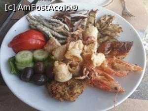 [P75] Mix de fructe de mare la taverna Paraka, Pireus.  » foto by Aurici
 - 
<span class="allrVoted glyphicon glyphicon-heart hidden" id="av1064324"></span>
<a class="m-l-10 hidden" id="sv1064324" onclick="voting_Foto_DelVot(,1064324,1710)" role="button">șterge vot <span class="glyphicon glyphicon-remove"></span></a>
<a id="v91064324" class=" c-red"  onclick="voting_Foto_SetVot(1064324)" role="button"><span class="glyphicon glyphicon-heart-empty"></span> <b>LIKE</b> = Votează poza</a> <img class="hidden"  id="f1064324W9" src="/imagini/loader.gif" border="0" /><span class="AjErrMes hidden" id="e1064324ErM"></span>