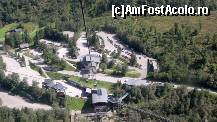 [P38] Kitzsteinhorn - staţia de la bază, parcarea şi staţia abandonată (cu linia aferentă) a funicularului închis după noiembrie 2000.  » foto by Dragoș_MD
 - 
<span class="allrVoted glyphicon glyphicon-heart hidden" id="av379364"></span>
<a class="m-l-10 hidden" id="sv379364" onclick="voting_Foto_DelVot(,379364,1732)" role="button">șterge vot <span class="glyphicon glyphicon-remove"></span></a>
<a id="v9379364" class=" c-red"  onclick="voting_Foto_SetVot(379364)" role="button"><span class="glyphicon glyphicon-heart-empty"></span> <b>LIKE</b> = Votează poza</a> <img class="hidden"  id="f379364W9" src="/imagini/loader.gif" border="0" /><span class="AjErrMes hidden" id="e379364ErM"></span>