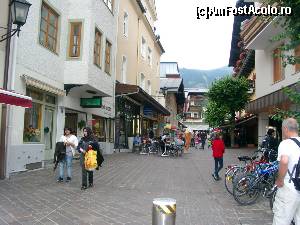 [P04] Zell Am See este un mic orasel medieval situat pe malul unui lac alpin cu apa cristalina (Zeller See), inconjurat de varfurile inzapezite ale Alpilor.  » foto by stellinna
 - 
<span class="allrVoted glyphicon glyphicon-heart hidden" id="av670763"></span>
<a class="m-l-10 hidden" id="sv670763" onclick="voting_Foto_DelVot(,670763,1733)" role="button">șterge vot <span class="glyphicon glyphicon-remove"></span></a>
<a id="v9670763" class=" c-red"  onclick="voting_Foto_SetVot(670763)" role="button"><span class="glyphicon glyphicon-heart-empty"></span> <b>LIKE</b> = Votează poza</a> <img class="hidden"  id="f670763W9" src="/imagini/loader.gif" border="0" /><span class="AjErrMes hidden" id="e670763ErM"></span>