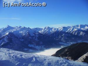 [P12] Panorama de pe Schmitten. In stanga este Kitzsteinhorn, in dreapta cred ca este Grossvenediger.  » foto by icristis
 - 
<span class="allrVoted glyphicon glyphicon-heart hidden" id="av717797"></span>
<a class="m-l-10 hidden" id="sv717797" onclick="voting_Foto_DelVot(,717797,1733)" role="button">șterge vot <span class="glyphicon glyphicon-remove"></span></a>
<a id="v9717797" class=" c-red"  onclick="voting_Foto_SetVot(717797)" role="button"><span class="glyphicon glyphicon-heart-empty"></span> <b>LIKE</b> = Votează poza</a> <img class="hidden"  id="f717797W9" src="/imagini/loader.gif" border="0" /><span class="AjErrMes hidden" id="e717797ErM"></span>