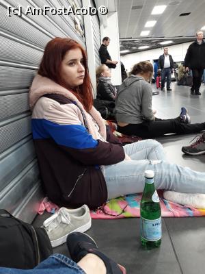 [P01] Sandra amarata in aeroportul din Bergamo » foto by adrianbogdan
 - 
<span class="allrVoted glyphicon glyphicon-heart hidden" id="av1074667"></span>
<a class="m-l-10 hidden" id="sv1074667" onclick="voting_Foto_DelVot(,1074667,1738)" role="button">șterge vot <span class="glyphicon glyphicon-remove"></span></a>
<a id="v91074667" class=" c-red"  onclick="voting_Foto_SetVot(1074667)" role="button"><span class="glyphicon glyphicon-heart-empty"></span> <b>LIKE</b> = Votează poza</a> <img class="hidden"  id="f1074667W9" src="/imagini/loader.gif" border="0" /><span class="AjErrMes hidden" id="e1074667ErM"></span>