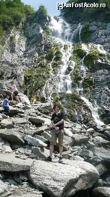 [P01] Cascada Bilea - chiar am ajuns pina acolo! Iti trebuie ceva efort... Dar merita! Cam putina apa datorita secetei, ramine totusi un mare spectacol al naturii. Aici, la noi acasa.  » foto by sirbuvio
 - 
<span class="allrVoted glyphicon glyphicon-heart hidden" id="av351994"></span>
<a class="m-l-10 hidden" id="sv351994" onclick="voting_Foto_DelVot(,351994,1790)" role="button">șterge vot <span class="glyphicon glyphicon-remove"></span></a>
<a id="v9351994" class=" c-red"  onclick="voting_Foto_SetVot(351994)" role="button"><span class="glyphicon glyphicon-heart-empty"></span> <b>LIKE</b> = Votează poza</a> <img class="hidden"  id="f351994W9" src="/imagini/loader.gif" border="0" /><span class="AjErrMes hidden" id="e351994ErM"></span>