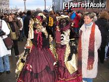 [P16] Costume pe strazile Venetiei la carnaval » foto by luciaoradea
 - 
<span class="allrVoted glyphicon glyphicon-heart hidden" id="av169497"></span>
<a class="m-l-10 hidden" id="sv169497" onclick="voting_Foto_DelVot(,169497,1793)" role="button">șterge vot <span class="glyphicon glyphicon-remove"></span></a>
<a id="v9169497" class=" c-red"  onclick="voting_Foto_SetVot(169497)" role="button"><span class="glyphicon glyphicon-heart-empty"></span> <b>LIKE</b> = Votează poza</a> <img class="hidden"  id="f169497W9" src="/imagini/loader.gif" border="0" /><span class="AjErrMes hidden" id="e169497ErM"></span>