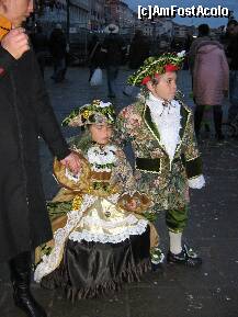 [P08] Copii costumati pe strazile Venetiei la carnaval » foto by luciaoradea
 - 
<span class="allrVoted glyphicon glyphicon-heart hidden" id="av169486"></span>
<a class="m-l-10 hidden" id="sv169486" onclick="voting_Foto_DelVot(,169486,1793)" role="button">șterge vot <span class="glyphicon glyphicon-remove"></span></a>
<a id="v9169486" class=" c-red"  onclick="voting_Foto_SetVot(169486)" role="button"><span class="glyphicon glyphicon-heart-empty"></span> <b>LIKE</b> = Votează poza</a> <img class="hidden"  id="f169486W9" src="/imagini/loader.gif" border="0" /><span class="AjErrMes hidden" id="e169486ErM"></span>