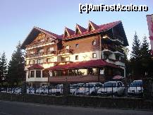 [P30] Poiana Brașov-Pensiunea Heraldic Club » foto by mariana.olaru
 - 
<span class="allrVoted glyphicon glyphicon-heart hidden" id="av301542"></span>
<a class="m-l-10 hidden" id="sv301542" onclick="voting_Foto_DelVot(,301542,1821)" role="button">șterge vot <span class="glyphicon glyphicon-remove"></span></a>
<a id="v9301542" class=" c-red"  onclick="voting_Foto_SetVot(301542)" role="button"><span class="glyphicon glyphicon-heart-empty"></span> <b>LIKE</b> = Votează poza</a> <img class="hidden"  id="f301542W9" src="/imagini/loader.gif" border="0" /><span class="AjErrMes hidden" id="e301542ErM"></span>