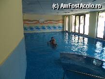 [P04] Piscina interioara a hotelului Kristal » foto by pepsi70ro
 - 
<span class="allrVoted glyphicon glyphicon-heart hidden" id="av19002"></span>
<a class="m-l-10 hidden" id="sv19002" onclick="voting_Foto_DelVot(,19002,1867)" role="button">șterge vot <span class="glyphicon glyphicon-remove"></span></a>
<a id="v919002" class=" c-red"  onclick="voting_Foto_SetVot(19002)" role="button"><span class="glyphicon glyphicon-heart-empty"></span> <b>LIKE</b> = Votează poza</a> <img class="hidden"  id="f19002W9" src="/imagini/loader.gif" border="0" /><span class="AjErrMes hidden" id="e19002ErM"></span>