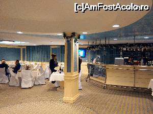 [P06] Sala de mese în noaptea de Revelion » foto by cher-cher
 - 
<span class="allrVoted glyphicon glyphicon-heart hidden" id="av679975"></span>
<a class="m-l-10 hidden" id="sv679975" onclick="voting_Foto_DelVot(,679975,1869)" role="button">șterge vot <span class="glyphicon glyphicon-remove"></span></a>
<a id="v9679975" class=" c-red"  onclick="voting_Foto_SetVot(679975)" role="button"><span class="glyphicon glyphicon-heart-empty"></span> <b>LIKE</b> = Votează poza</a> <img class="hidden"  id="f679975W9" src="/imagini/loader.gif" border="0" /><span class="AjErrMes hidden" id="e679975ErM"></span>