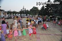 [P21] In fiecare seara program pentru copii. Parintii sunt invitati sa participe :) » foto by giximan
 - 
<span class="allrVoted glyphicon glyphicon-heart hidden" id="av212095"></span>
<a class="m-l-10 hidden" id="sv212095" onclick="voting_Foto_DelVot(,212095,1946)" role="button">șterge vot <span class="glyphicon glyphicon-remove"></span></a>
<a id="v9212095" class=" c-red"  onclick="voting_Foto_SetVot(212095)" role="button"><span class="glyphicon glyphicon-heart-empty"></span> <b>LIKE</b> = Votează poza</a> <img class="hidden"  id="f212095W9" src="/imagini/loader.gif" border="0" /><span class="AjErrMes hidden" id="e212095ErM"></span>