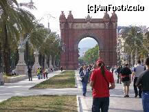 [P17] Ăla toşu sunt yo la Arcul de Triumf din Barcelona că doar AM FOST ACOLO !!! » foto by RobertCodescu
 - 
<span class="allrVoted glyphicon glyphicon-heart hidden" id="av149487"></span>
<a class="m-l-10 hidden" id="sv149487" onclick="voting_Foto_DelVot(,149487,1999)" role="button">șterge vot <span class="glyphicon glyphicon-remove"></span></a>
<a id="v9149487" class=" c-red"  onclick="voting_Foto_SetVot(149487)" role="button"><span class="glyphicon glyphicon-heart-empty"></span> <b>LIKE</b> = Votează poza</a> <img class="hidden"  id="f149487W9" src="/imagini/loader.gif" border="0" /><span class="AjErrMes hidden" id="e149487ErM"></span>