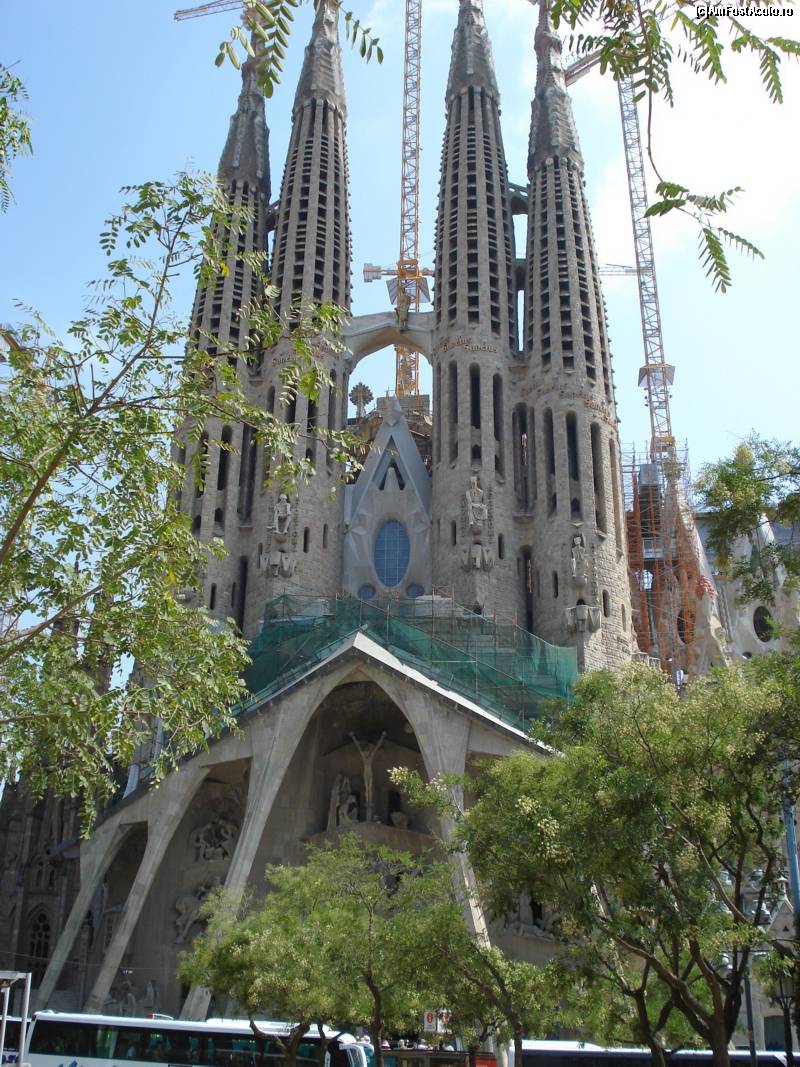 [P08] Tot Sagrada Familia cu 'turlele' inconfundabile » foto by ileanaxperta*
 - 
<span class="allrVoted glyphicon glyphicon-heart hidden" id="av20312"></span>
<a class="m-l-10 hidden" id="sv20312" onclick="voting_Foto_DelVot(,20312,1999)" role="button">șterge vot <span class="glyphicon glyphicon-remove"></span></a>
<a id="v920312" class=" c-red"  onclick="voting_Foto_SetVot(20312)" role="button"><span class="glyphicon glyphicon-heart-empty"></span> <b>LIKE</b> = Votează poza</a> <img class="hidden"  id="f20312W9" src="/imagini/loader.gif" border="0" /><span class="AjErrMes hidden" id="e20312ErM"></span>