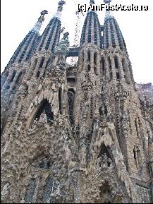 [P04] Sagrada Familia (din fata) » foto by C05T1N
 - 
<span class="allrVoted glyphicon glyphicon-heart hidden" id="av75716"></span>
<a class="m-l-10 hidden" id="sv75716" onclick="voting_Foto_DelVot(,75716,1999)" role="button">șterge vot <span class="glyphicon glyphicon-remove"></span></a>
<a id="v975716" class=" c-red"  onclick="voting_Foto_SetVot(75716)" role="button"><span class="glyphicon glyphicon-heart-empty"></span> <b>LIKE</b> = Votează poza</a> <img class="hidden"  id="f75716W9" src="/imagini/loader.gif" border="0" /><span class="AjErrMes hidden" id="e75716ErM"></span>