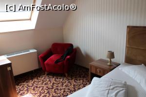 [P14] Oradea, Hotel Impero, Camera Twin, Un colț de relaxare » foto by mprofeanu
 - 
<span class="allrVoted glyphicon glyphicon-heart hidden" id="av1128812"></span>
<a class="m-l-10 hidden" id="sv1128812" onclick="voting_Foto_DelVot(,1128812,2015)" role="button">șterge vot <span class="glyphicon glyphicon-remove"></span></a>
<a id="v91128812" class=" c-red"  onclick="voting_Foto_SetVot(1128812)" role="button"><span class="glyphicon glyphicon-heart-empty"></span> <b>LIKE</b> = Votează poza</a> <img class="hidden"  id="f1128812W9" src="/imagini/loader.gif" border="0" /><span class="AjErrMes hidden" id="e1128812ErM"></span>