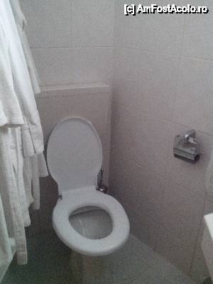 [P16] wc » foto by woot*
 - 
<span class="allrVoted glyphicon glyphicon-heart hidden" id="av402287"></span>
<a class="m-l-10 hidden" id="sv402287" onclick="voting_Foto_DelVot(,402287,2030)" role="button">șterge vot <span class="glyphicon glyphicon-remove"></span></a>
<a id="v9402287" class=" c-red"  onclick="voting_Foto_SetVot(402287)" role="button"><span class="glyphicon glyphicon-heart-empty"></span> <b>LIKE</b> = Votează poza</a> <img class="hidden"  id="f402287W9" src="/imagini/loader.gif" border="0" /><span class="AjErrMes hidden" id="e402287ErM"></span>