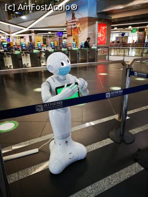 [P05] Un roboțel simpatic în aeroportul din Atena » foto by crismis
 - 
<span class="allrVoted glyphicon glyphicon-heart hidden" id="av1170269"></span>
<a class="m-l-10 hidden" id="sv1170269" onclick="voting_Foto_DelVot(,1170269,2166)" role="button">șterge vot <span class="glyphicon glyphicon-remove"></span></a>
<a id="v91170269" class=" c-red"  onclick="voting_Foto_SetVot(1170269)" role="button"><span class="glyphicon glyphicon-heart-empty"></span> <b>LIKE</b> = Votează poza</a> <img class="hidden"  id="f1170269W9" src="/imagini/loader.gif" border="0" /><span class="AjErrMes hidden" id="e1170269ErM"></span>