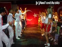 [P140] CDC - Amfiteatru - Dansind pe scena. » foto by Horia
 - 
<span class="allrVoted glyphicon glyphicon-heart hidden" id="av152354"></span>
<a class="m-l-10 hidden" id="sv152354" onclick="voting_Foto_DelVot(,152354,2171)" role="button">șterge vot <span class="glyphicon glyphicon-remove"></span></a>
<a id="v9152354" class=" c-red"  onclick="voting_Foto_SetVot(152354)" role="button"><span class="glyphicon glyphicon-heart-empty"></span> <b>LIKE</b> = Votează poza</a> <img class="hidden"  id="f152354W9" src="/imagini/loader.gif" border="0" /><span class="AjErrMes hidden" id="e152354ErM"></span>