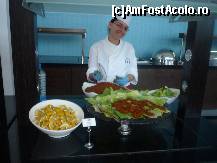 [P65] CDC - Restaurantul Tamarind - o turcoaica ne servea cu chiftelute din carne tocata si condimentata de vita. » foto by Horia
 - 
<span class="allrVoted glyphicon glyphicon-heart hidden" id="av152181"></span>
<a class="m-l-10 hidden" id="sv152181" onclick="voting_Foto_DelVot(,152181,2171)" role="button">șterge vot <span class="glyphicon glyphicon-remove"></span></a>
<a id="v9152181" class=" c-red"  onclick="voting_Foto_SetVot(152181)" role="button"><span class="glyphicon glyphicon-heart-empty"></span> <b>LIKE</b> = Votează poza</a> <img class="hidden"  id="f152181W9" src="/imagini/loader.gif" border="0" /><span class="AjErrMes hidden" id="e152181ErM"></span>