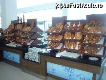 [P66] CDC - Restaurantul Tamarind - oferta de paine era foarte bogata dupa cum se poate observa. » foto by Horia
 - 
<span class="allrVoted glyphicon glyphicon-heart hidden" id="av152182"></span>
<a class="m-l-10 hidden" id="sv152182" onclick="voting_Foto_DelVot(,152182,2171)" role="button">șterge vot <span class="glyphicon glyphicon-remove"></span></a>
<a id="v9152182" class=" c-red"  onclick="voting_Foto_SetVot(152182)" role="button"><span class="glyphicon glyphicon-heart-empty"></span> <b>LIKE</b> = Votează poza</a> <img class="hidden"  id="f152182W9" src="/imagini/loader.gif" border="0" /><span class="AjErrMes hidden" id="e152182ErM"></span>