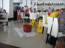 [P01] Intr-o zi am avut ghinionul sa ploua. Bineinteles ca ploua si in restaurantul principal! » foto by pisi79
 - 
<span class="allrVoted glyphicon glyphicon-heart hidden" id="av93076"></span>
<a class="m-l-10 hidden" id="sv93076" onclick="voting_Foto_DelVot(,93076,2171)" role="button">șterge vot <span class="glyphicon glyphicon-remove"></span></a>
<a id="v993076" class=" c-red"  onclick="voting_Foto_SetVot(93076)" role="button"><span class="glyphicon glyphicon-heart-empty"></span> <b>LIKE</b> = Votează poza</a> <img class="hidden"  id="f93076W9" src="/imagini/loader.gif" border="0" /><span class="AjErrMes hidden" id="e93076ErM"></span>