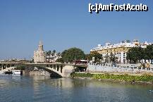 [P42] Puente de San Telmo, Torre del Oro şi, în dreapta,  Edificio Cristiana » foto by Costi
 - 
<span class="allrVoted glyphicon glyphicon-heart hidden" id="av196113"></span>
<a class="m-l-10 hidden" id="sv196113" onclick="voting_Foto_DelVot(,196113,2251)" role="button">șterge vot <span class="glyphicon glyphicon-remove"></span></a>
<a id="v9196113" class=" c-red"  onclick="voting_Foto_SetVot(196113)" role="button"><span class="glyphicon glyphicon-heart-empty"></span> <b>LIKE</b> = Votează poza</a> <img class="hidden"  id="f196113W9" src="/imagini/loader.gif" border="0" /><span class="AjErrMes hidden" id="e196113ErM"></span>