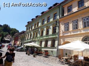 [P01] Hotel Sighișoara - imobilul vopsit verde deschis, în interiorul cetății » foto by silvia tudoran
 - 
<span class="allrVoted glyphicon glyphicon-heart hidden" id="av1154728"></span>
<a class="m-l-10 hidden" id="sv1154728" onclick="voting_Foto_DelVot(,1154728,2329)" role="button">șterge vot <span class="glyphicon glyphicon-remove"></span></a>
<a id="v91154728" class=" c-red"  onclick="voting_Foto_SetVot(1154728)" role="button"><span class="glyphicon glyphicon-heart-empty"></span> <b>LIKE</b> = Votează poza</a> <img class="hidden"  id="f1154728W9" src="/imagini/loader.gif" border="0" /><span class="AjErrMes hidden" id="e1154728ErM"></span>