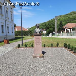 P03 [JUN-2024] Sângeorgiu de Pădure, Castelul Rhédey, Bustul contesei Claudia Rhédey