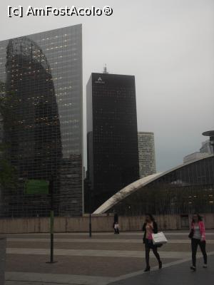 [P01] La Defense, văzut dinspre ieșirea de la metrou » foto by diacrys*
 - 
<span class="allrVoted glyphicon glyphicon-heart hidden" id="av747507"></span>
<a class="m-l-10 hidden" id="sv747507" onclick="voting_Foto_DelVot(,747507,2333)" role="button">șterge vot <span class="glyphicon glyphicon-remove"></span></a>
<a id="v9747507" class=" c-red"  onclick="voting_Foto_SetVot(747507)" role="button"><span class="glyphicon glyphicon-heart-empty"></span> <b>LIKE</b> = Votează poza</a> <img class="hidden"  id="f747507W9" src="/imagini/loader.gif" border="0" /><span class="AjErrMes hidden" id="e747507ErM"></span>