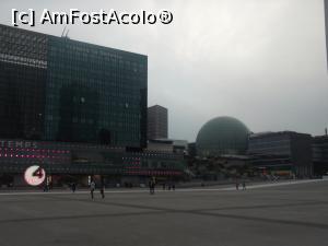 [P04] Sectorul din fața Grande Arche » foto by diacrys*
 - 
<span class="allrVoted glyphicon glyphicon-heart hidden" id="av747516"></span>
<a class="m-l-10 hidden" id="sv747516" onclick="voting_Foto_DelVot(,747516,2333)" role="button">șterge vot <span class="glyphicon glyphicon-remove"></span></a>
<a id="v9747516" class=" c-red"  onclick="voting_Foto_SetVot(747516)" role="button"><span class="glyphicon glyphicon-heart-empty"></span> <b>LIKE</b> = Votează poza</a> <img class="hidden"  id="f747516W9" src="/imagini/loader.gif" border="0" /><span class="AjErrMes hidden" id="e747516ErM"></span>