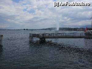 [P05] Geneva - Jet d’Eau din lacul Geneva (Léman) privit din alt unghi.  » foto by iulianic
 - 
<span class="allrVoted glyphicon glyphicon-heart hidden" id="av417657"></span>
<a class="m-l-10 hidden" id="sv417657" onclick="voting_Foto_DelVot(,417657,2384)" role="button">șterge vot <span class="glyphicon glyphicon-remove"></span></a>
<a id="v9417657" class=" c-red"  onclick="voting_Foto_SetVot(417657)" role="button"><span class="glyphicon glyphicon-heart-empty"></span> <b>LIKE</b> = Votează poza</a> <img class="hidden"  id="f417657W9" src="/imagini/loader.gif" border="0" /><span class="AjErrMes hidden" id="e417657ErM"></span>