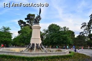 [P58] La pas prin Madrid - Parque del Retiro; statuia „del Ángel Caido” » foto by Dragoș_MD
 - 
<span class="allrVoted glyphicon glyphicon-heart hidden" id="av810146"></span>
<a class="m-l-10 hidden" id="sv810146" onclick="voting_Foto_DelVot(,810146,2442)" role="button">șterge vot <span class="glyphicon glyphicon-remove"></span></a>
<a id="v9810146" class=" c-red"  onclick="voting_Foto_SetVot(810146)" role="button"><span class="glyphicon glyphicon-heart-empty"></span> <b>LIKE</b> = Votează poza</a> <img class="hidden"  id="f810146W9" src="/imagini/loader.gif" border="0" /><span class="AjErrMes hidden" id="e810146ErM"></span>