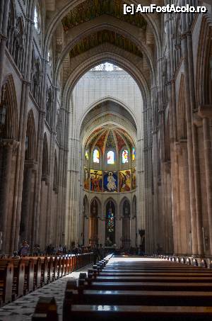 [P31] Catedral de la Almudena, interior » foto by Muffin2009
 - 
<span class="allrVoted glyphicon glyphicon-heart hidden" id="av486518"></span>
<a class="m-l-10 hidden" id="sv486518" onclick="voting_Foto_DelVot(,486518,2442)" role="button">șterge vot <span class="glyphicon glyphicon-remove"></span></a>
<a id="v9486518" class=" c-red"  onclick="voting_Foto_SetVot(486518)" role="button"><span class="glyphicon glyphicon-heart-empty"></span> <b>LIKE</b> = Votează poza</a> <img class="hidden"  id="f486518W9" src="/imagini/loader.gif" border="0" /><span class="AjErrMes hidden" id="e486518ErM"></span>