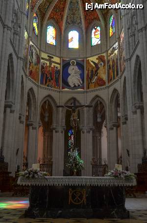 [P36] Catedral de la Almudena, interior » foto by Muffin2009
 - 
<span class="allrVoted glyphicon glyphicon-heart hidden" id="av486523"></span>
<a class="m-l-10 hidden" id="sv486523" onclick="voting_Foto_DelVot(,486523,2442)" role="button">șterge vot <span class="glyphicon glyphicon-remove"></span></a>
<a id="v9486523" class=" c-red"  onclick="voting_Foto_SetVot(486523)" role="button"><span class="glyphicon glyphicon-heart-empty"></span> <b>LIKE</b> = Votează poza</a> <img class="hidden"  id="f486523W9" src="/imagini/loader.gif" border="0" /><span class="AjErrMes hidden" id="e486523ErM"></span>