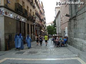 [P09] Barrio La Latina... ma iau dupa calugarite, pe langa biserica San Andres, in drum spre Plaza de la Paja.  » foto by mireille
 - 
<span class="allrVoted glyphicon glyphicon-heart hidden" id="av684061"></span>
<a class="m-l-10 hidden" id="sv684061" onclick="voting_Foto_DelVot(,684061,2442)" role="button">șterge vot <span class="glyphicon glyphicon-remove"></span></a>
<a id="v9684061" class=" c-red"  onclick="voting_Foto_SetVot(684061)" role="button"><span class="glyphicon glyphicon-heart-empty"></span> <b>LIKE</b> = Votează poza</a> <img class="hidden"  id="f684061W9" src="/imagini/loader.gif" border="0" /><span class="AjErrMes hidden" id="e684061ErM"></span>