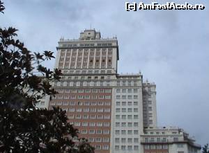 [P17] Edificio Espana din Plaza de Espana, un simbol al 'triumfului' perioadei de izolare a Spaniei sub regimul franchist.  » foto by Carmen Ion
 - 
<span class="allrVoted glyphicon glyphicon-heart hidden" id="av612943"></span>
<a class="m-l-10 hidden" id="sv612943" onclick="voting_Foto_DelVot(,612943,2442)" role="button">șterge vot <span class="glyphicon glyphicon-remove"></span></a>
<a id="v9612943" class=" c-red"  onclick="voting_Foto_SetVot(612943)" role="button"><span class="glyphicon glyphicon-heart-empty"></span> <b>LIKE</b> = Votează poza</a> <img class="hidden"  id="f612943W9" src="/imagini/loader.gif" border="0" /><span class="AjErrMes hidden" id="e612943ErM"></span>