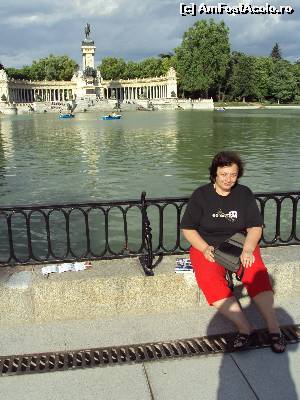 [P24] Parque de Retiro, o oază de linişte şi verdeaţă aflată în imediata apropiere a Puertei de Alcala. În fundal, monumentul închinat regelui Alfonso XII.  » foto by Carmen Ion
 - 
<span class="allrVoted glyphicon glyphicon-heart hidden" id="av612950"></span>
<a class="m-l-10 hidden" id="sv612950" onclick="voting_Foto_DelVot(,612950,2442)" role="button">șterge vot <span class="glyphicon glyphicon-remove"></span></a>
<a id="v9612950" class=" c-red"  onclick="voting_Foto_SetVot(612950)" role="button"><span class="glyphicon glyphicon-heart-empty"></span> <b>LIKE</b> = Votează poza</a> <img class="hidden"  id="f612950W9" src="/imagini/loader.gif" border="0" /><span class="AjErrMes hidden" id="e612950ErM"></span>