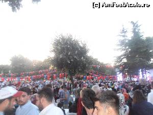 [P15] Ramadan la Istanbul- cu toții cu ochii spre ecran » foto by sunflower
 - 
<span class="allrVoted glyphicon glyphicon-heart hidden" id="av526519"></span>
<a class="m-l-10 hidden" id="sv526519" onclick="voting_Foto_DelVot(,526519,2468)" role="button">șterge vot <span class="glyphicon glyphicon-remove"></span></a>
<a id="v9526519" class=" c-red"  onclick="voting_Foto_SetVot(526519)" role="button"><span class="glyphicon glyphicon-heart-empty"></span> <b>LIKE</b> = Votează poza</a> <img class="hidden"  id="f526519W9" src="/imagini/loader.gif" border="0" /><span class="AjErrMes hidden" id="e526519ErM"></span>