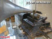 [P30] Unul dintre primele modele de fonograf, de la începutul secolului al XX-lea » foto by Costi
 - 
<span class="allrVoted glyphicon glyphicon-heart hidden" id="av288704"></span>
<a class="m-l-10 hidden" id="sv288704" onclick="voting_Foto_DelVot(,288704,2504)" role="button">șterge vot <span class="glyphicon glyphicon-remove"></span></a>
<a id="v9288704" class=" c-red"  onclick="voting_Foto_SetVot(288704)" role="button"><span class="glyphicon glyphicon-heart-empty"></span> <b>LIKE</b> = Votează poza</a> <img class="hidden"  id="f288704W9" src="/imagini/loader.gif" border="0" /><span class="AjErrMes hidden" id="e288704ErM"></span>